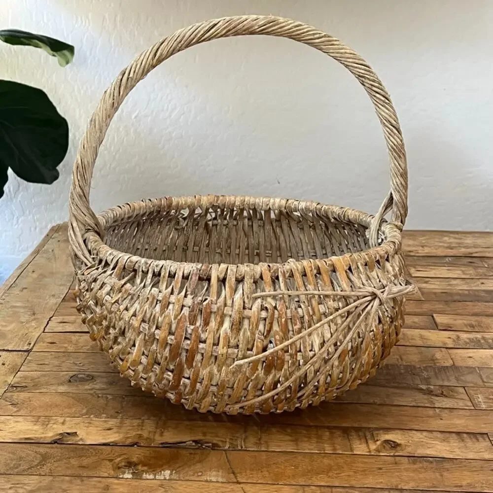Vintage Handcrafted Wicker Buttocks Gathering Basket 13